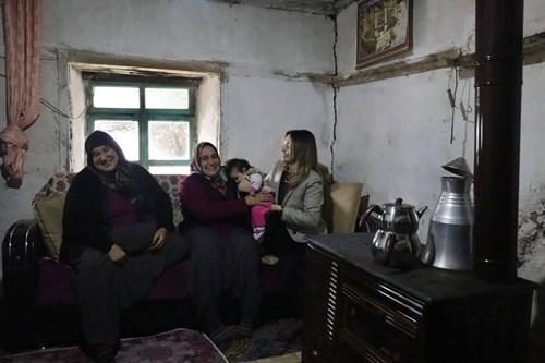 Kaymakamımız Sayın Feyza YILMAZ'dan "Hoşgeldin Bebek" Ziyareti.