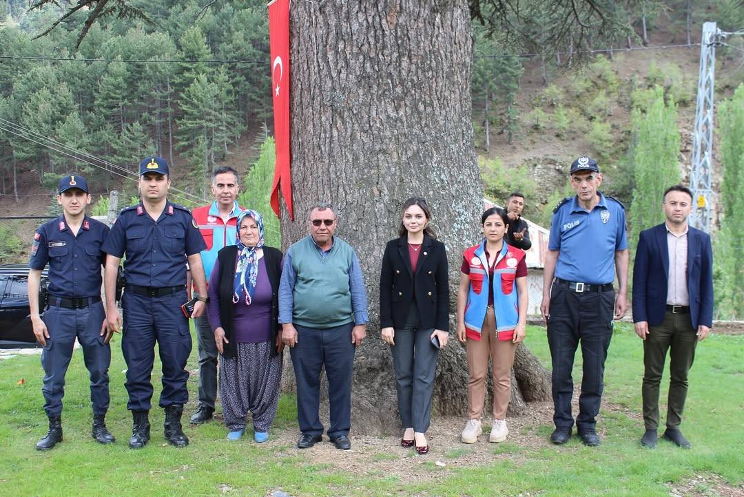 Gürümze Mahallemizden Şehidimiz Erdal Tekin’in anne, babası Yüksel ve Rafi Tekin ile Gazimiz Ercan Atay ve ailesi ziyaret edildi. 